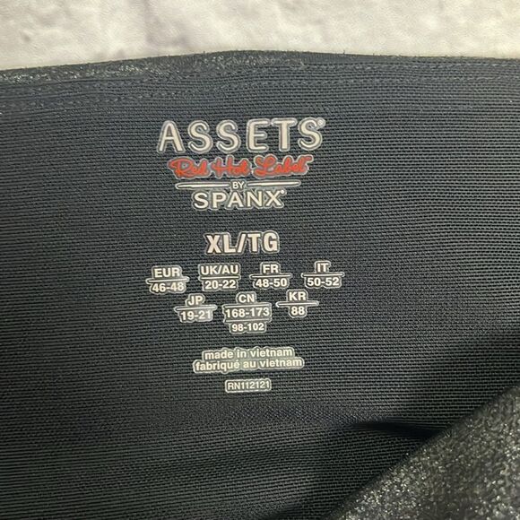 Assets by Spanx black faux leather legging - Picture 2 of 5